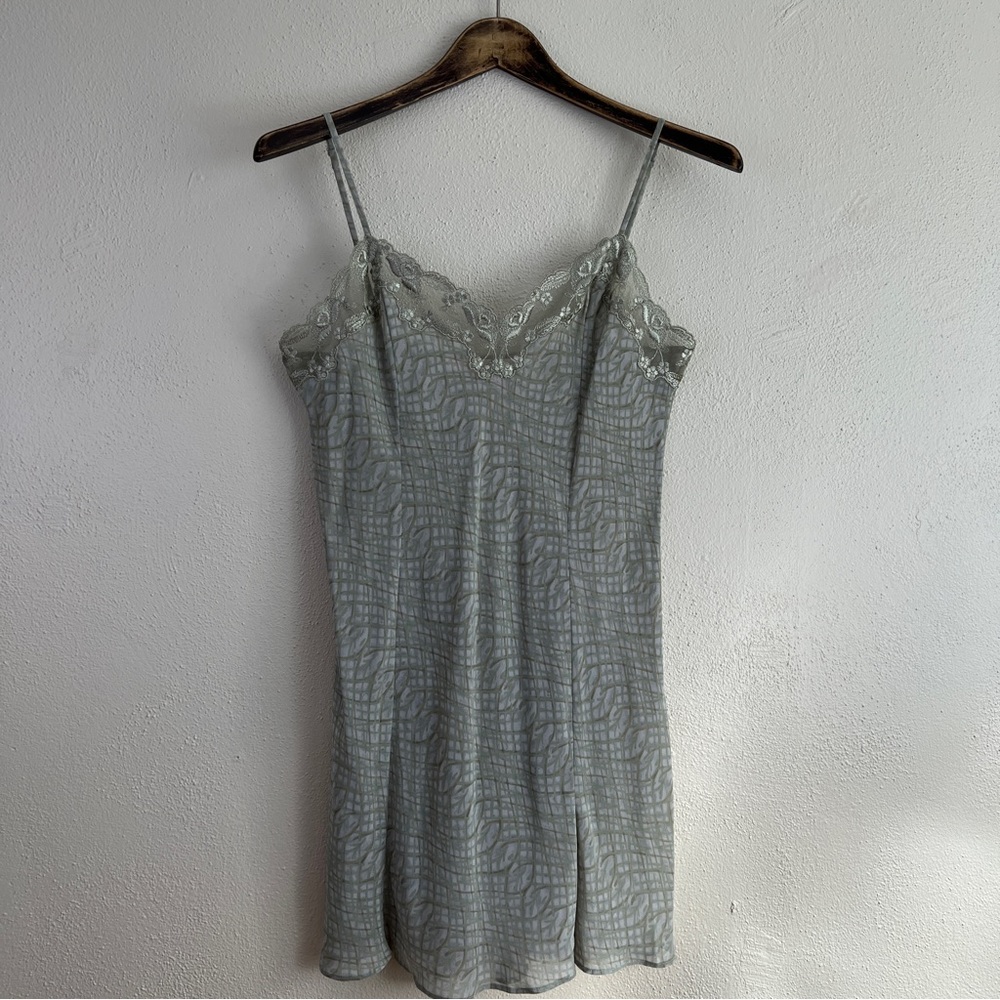 Victoria’s Secret Sheer Slip Dress Wavy Print Lace Trim Size Medium